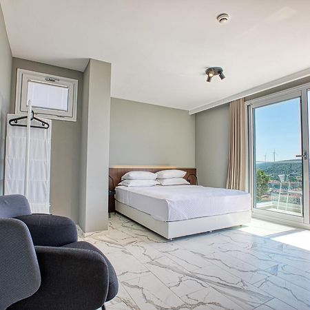 Aegean Apartments - Çeşme الغرفة الصورة