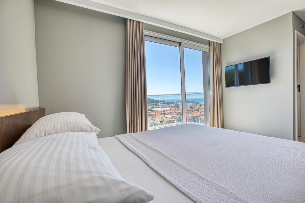 Aegean Apartments - Çeşme الغرفة الصورة